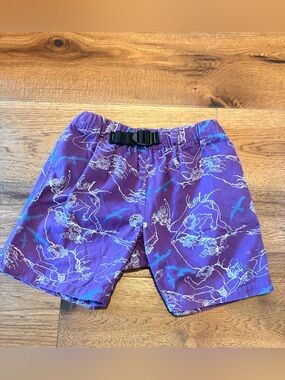 Wild Things Australian Cotton Shorts with Surfer Print and Belt